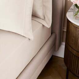 Dorma 800 Thread Count 100% Cotton Sateen Fitted Sheet - thumbnail 2