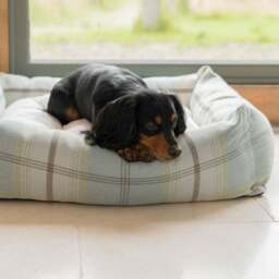 Lords and Labradors Balmoral Box Dog Bed - thumbnail 3