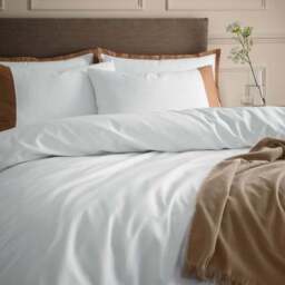 Hotel Portchester 230 Thread Count 100% Cotton Sateen Duvet Cover and Pillowcase Set - thumbnail 2