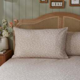 Annie Floral 144 Thread Count 100% Cotton Reversible Duvet Cover & Pillowcase Set - thumbnail 4