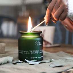 Meg Hawkins The Meadow Hare Soy Candle - thumbnail 4