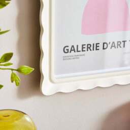 Scalloped Photo Frame - thumbnail 3