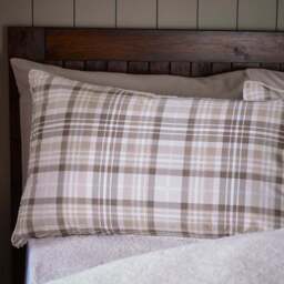 Catherine Lansfield Cosy Sherpa Check Polycotton Duvet Cover & Pillowcase Set - thumbnail 2