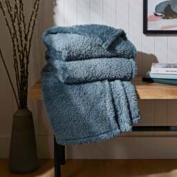 Teddy Bear Throw Blanket - thumbnail 1