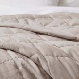 Soft & Cooling Blanket - thumbnail 3