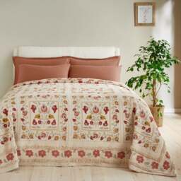 Churchgate Morcott Tufted Matelassé Bedspread - thumbnail 1