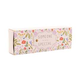 Love Life Friend Set of 3 Lychee & Raspberry Mini Candles - thumbnail 6