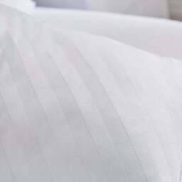 Hotel Luxury Cotton Side Sleeper V-Shape Pillow - thumbnail 2