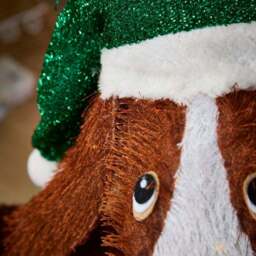 Humphrey the Basset Hound Light Up Ornament - thumbnail 3