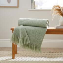 Brushed Boucle Throw Blanket - thumbnail 1