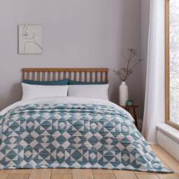 Finn Geo Quilted Bedspread