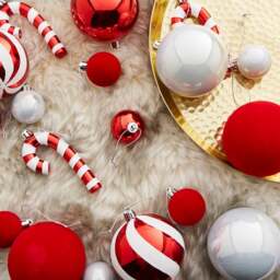 Pack of 30 Red & White Baubles - thumbnail 1