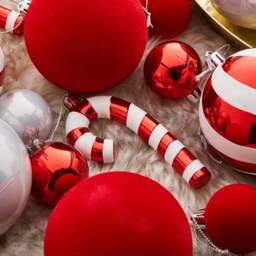 Pack of 30 Red & White Baubles - thumbnail 2