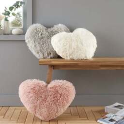 Catherine Lansfield Cuddly Heart Cushion - thumbnail 4