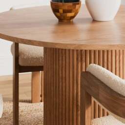 Amari 4 Seater Round Dining Table, Oak - thumbnail 2