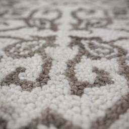 Kaia Traditional Wool Rug - thumbnail 2