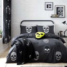 Catherine Lansfield Skulls Reversible Duvet Cover & Pillowcase Set - thumbnail 1