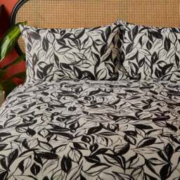Sketched Leaf 144 Thread Count 100% Cotton Reversible Duvet Cover & Pillowcase Set - thumbnail 4