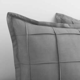 Jessa Pintuck Oxford Pillowcase - thumbnail 2