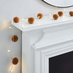 Pom Pom String Light - thumbnail 2