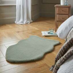 Supersoft Single Pelt Faux Fur Rug - thumbnail 1