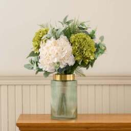 Artificial Hydrangea Bouquet & Amber & Pine Ceramic Candle Gift Set - thumbnail 3