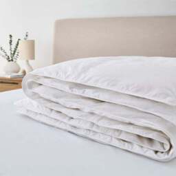 Fogarty Anti-Allergy White Goose Feather and Down 13.5 Tog Winter Duvet - thumbnail 2