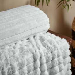 Cosy Ribbed Throw Blanket 130cm x 170cm - thumbnail 3