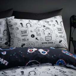 Game Over Duvet Cover and Pillowcase Set - thumbnail 4