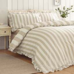 Catherine Lansfield Seersucker Frill Stripe Polycotton Duvet Cover & Pillowcase Set - thumbnail 3
