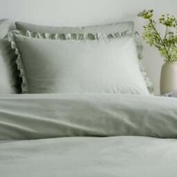 Pure Cotton Frilled 100% Cotton Duvet Cover & Pillowcase Set - thumbnail 2
