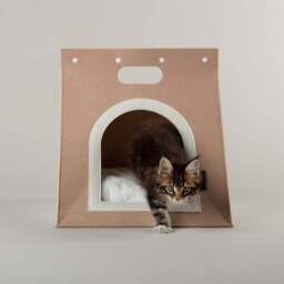 Scruffs Stockholm Felt Bag Cat Bed - thumbnail 3