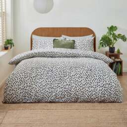 Furn. Dottie Duvet Cover and Pillowcase Set - thumbnail 1