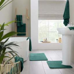 Set of 2 Catherine Lansfield Anti Bacterial Bath Sheets - thumbnail 4