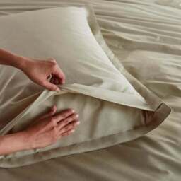 100% Egyptian Cotton 220 Thread Count Oxford Pillowcase - thumbnail 3