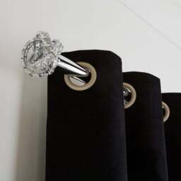 Cecilie Extendable Metal Eyelet Curtain Pole - thumbnail 4