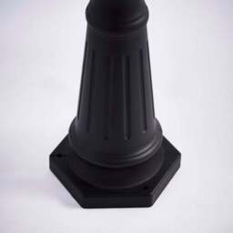 Vogue Trenton Outdoor 3 Light Lamppost - thumbnail 4