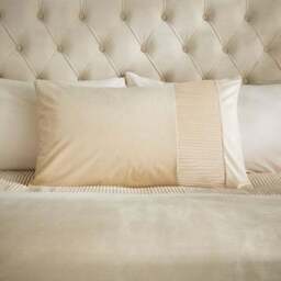 Liliana Pleated Luxury Velvet Duvet Cover and Pillowcase Set - thumbnail 2