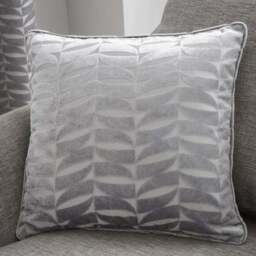 Curtina Kendal Jacquard Eyelet Curtains - thumbnail 4