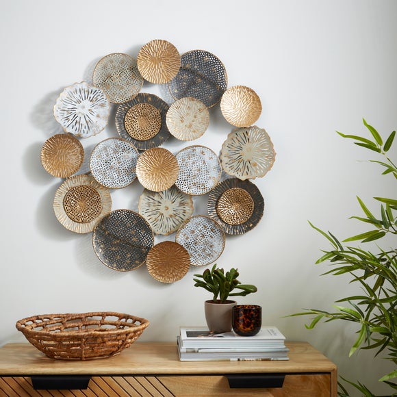 Cinnibar Round Metal Wall Art - image 1