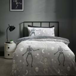Catherine Lansfield Halloween Skeleton Fleece Duvet and Pillowcase Set - thumbnail 1
