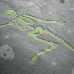 Catherine Lansfield Halloween Skeleton Fleece Duvet and Pillowcase Set - thumbnail 4