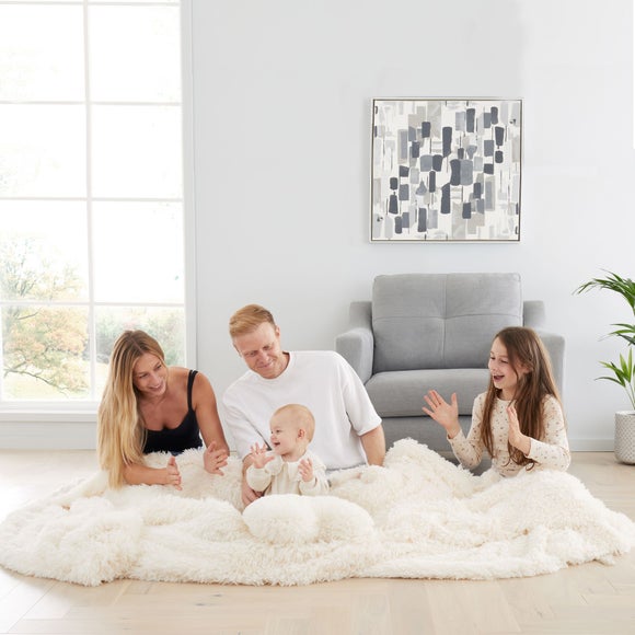 Cuddly Faux Fur Supersize Family Throw Blanket 245cm x 280cm - image 1