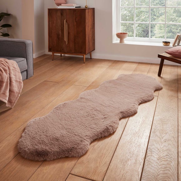 Super Teddy Faux Sheepskin Rug - image 1