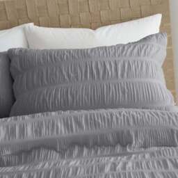 Catherine Lansfield Seersucker Reversible Duvet Cover & Pillowcase Set - thumbnail 2