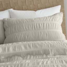Catherine Lansfield Seersucker Reversible Duvet Cover & Pillowcase Set - thumbnail 2
