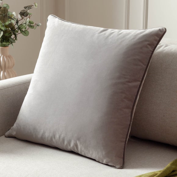 Furn. Square Cushion - image 1