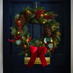 55cm Pre-Lit 20 LED Artificial Berry Wreath with Bow - thumbnail 1