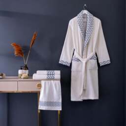 Per La Casa Set of 5 Blue Rakka Jacquard Medium Bathrobe & Towels