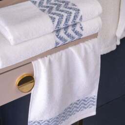 Per La Casa Set of 5 Blue Rakka Jacquard Medium Bathrobe & Towels - thumbnail 4